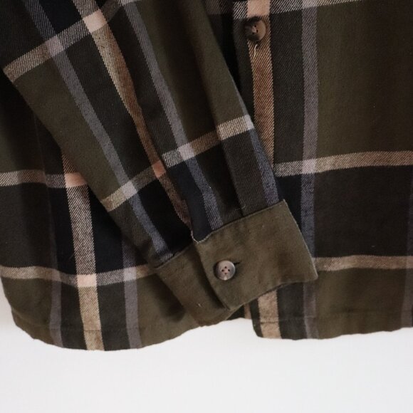 Produkt Green Flannel XL Buttoned Plaid Pocket Long Sleeve Thick Sweater T-Shirt - Picture 9 of 15